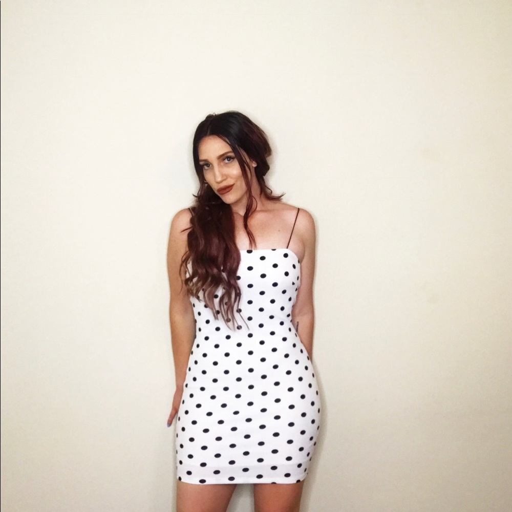 BRAND NEW (never worn) white/black polka dot dress - Picture 1 of 1